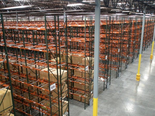 Pallet racks in a warehouse and goods are placed on it